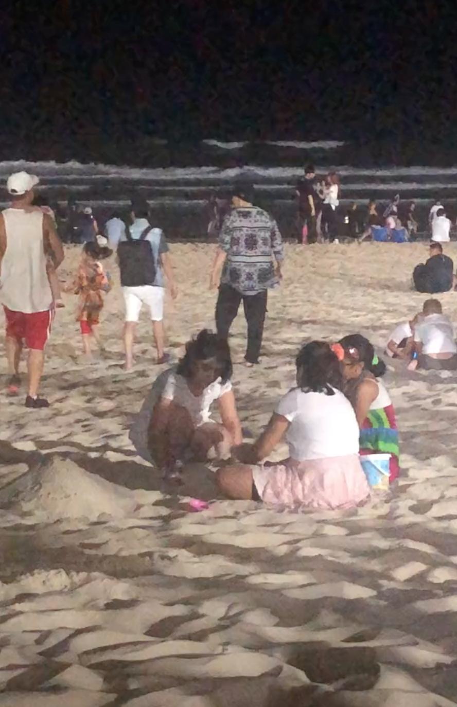 夏日浪漫度假指南，沙灘夫妻的甜蜜時光????