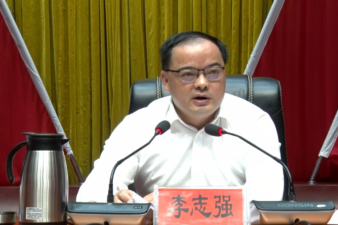 平南鎮(zhèn)書記李志強(qiáng)，勵志之光引領(lǐng)自信之路