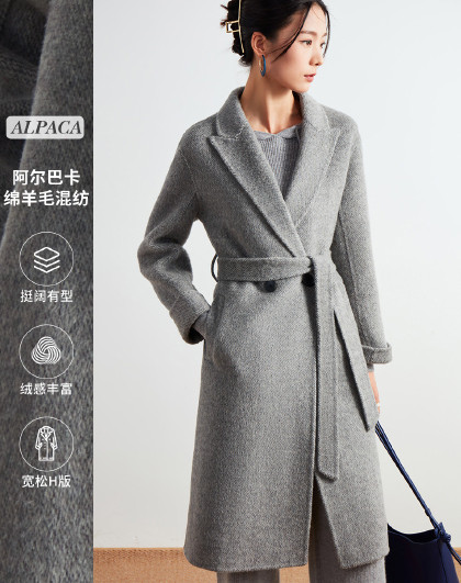阿爾巴卡大衣最新時尚版本，小巷深處的時尚秘境探索